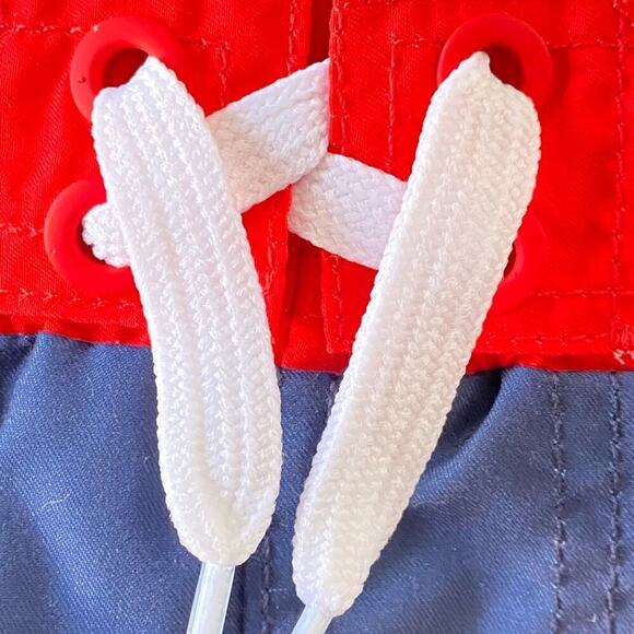 New Boys Marvel Captain America Casual Summer Sports Swim Trunks NWT Size Small - Picture 4 of 12